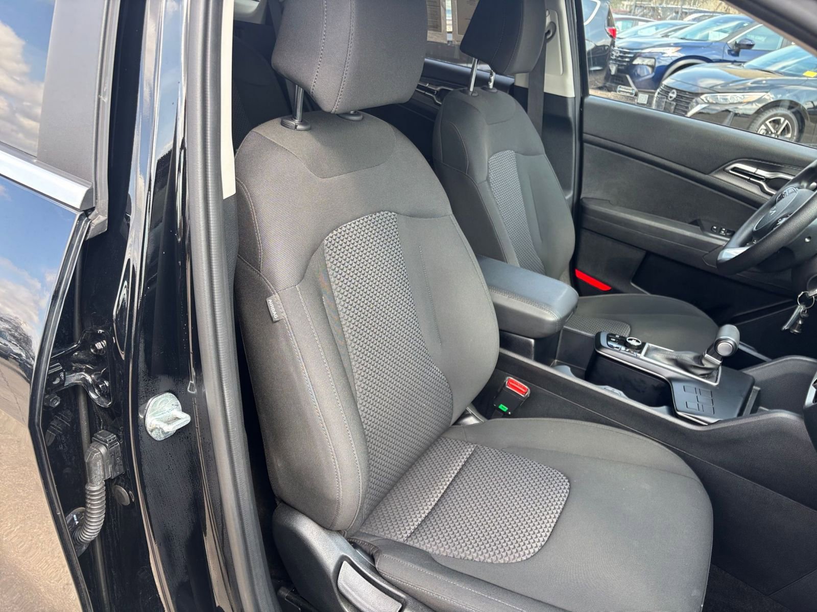 Used 2025 Kia Sportage LX image 34