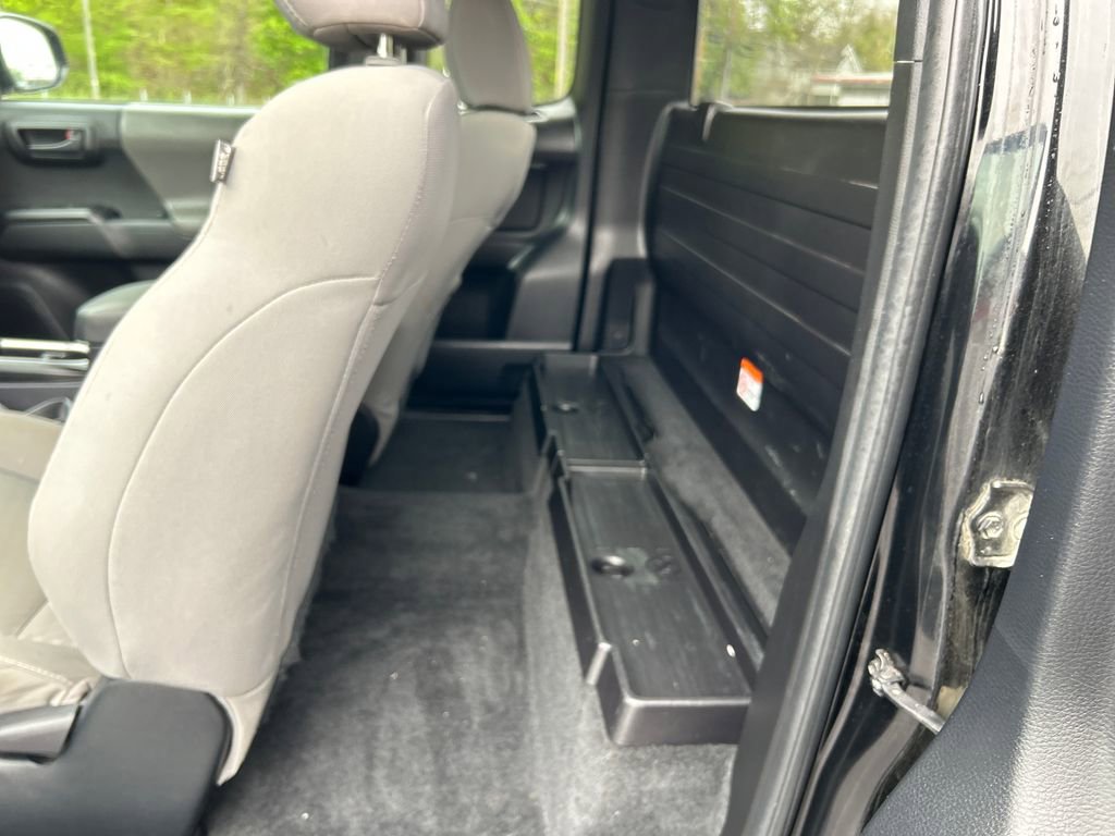 Certified 2022 Toyota Tacoma SR AWD/4WD image 28