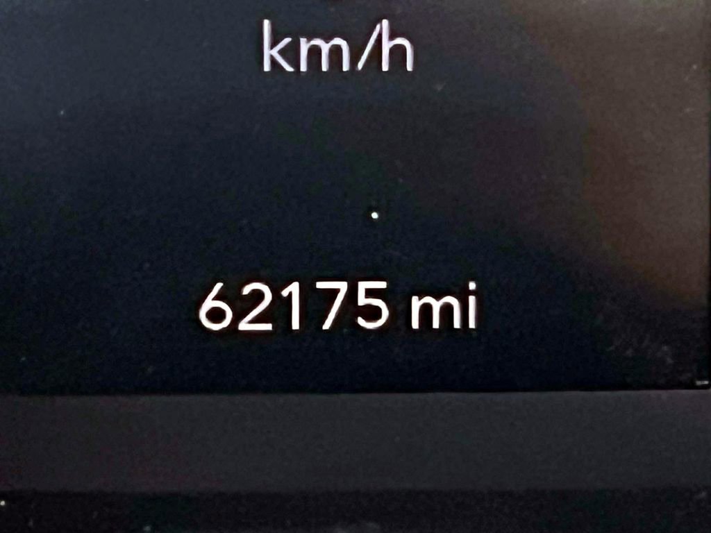 Certified 2021 Jeep Gladiator Willys image 23