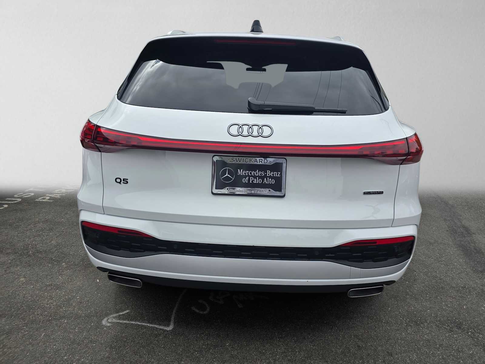 Used 2025 Audi Q5 Premium Plus w/ Premium Plus AWD/4WD image 4