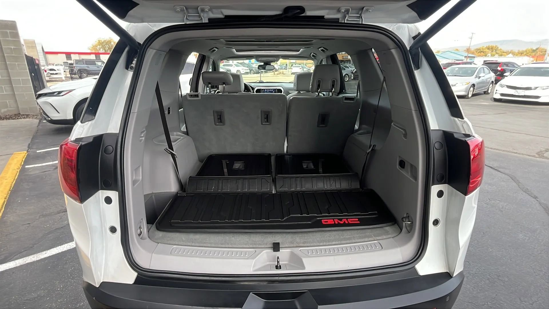 Used 2019 GMC Acadia SLT image 21