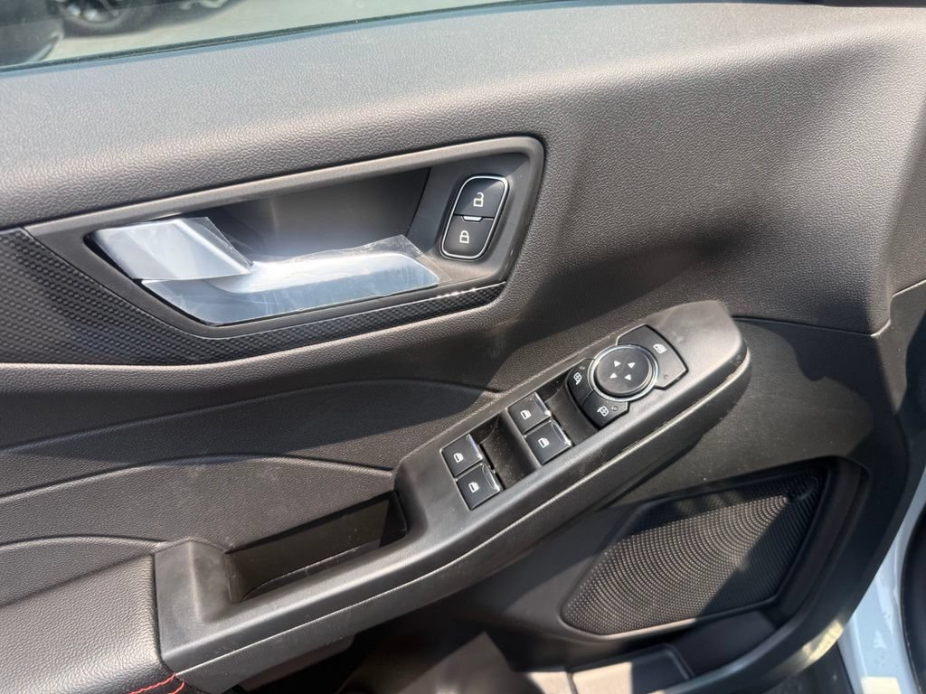 New 2026 Ford Escape ST-Line Select AWD/4WD image 16