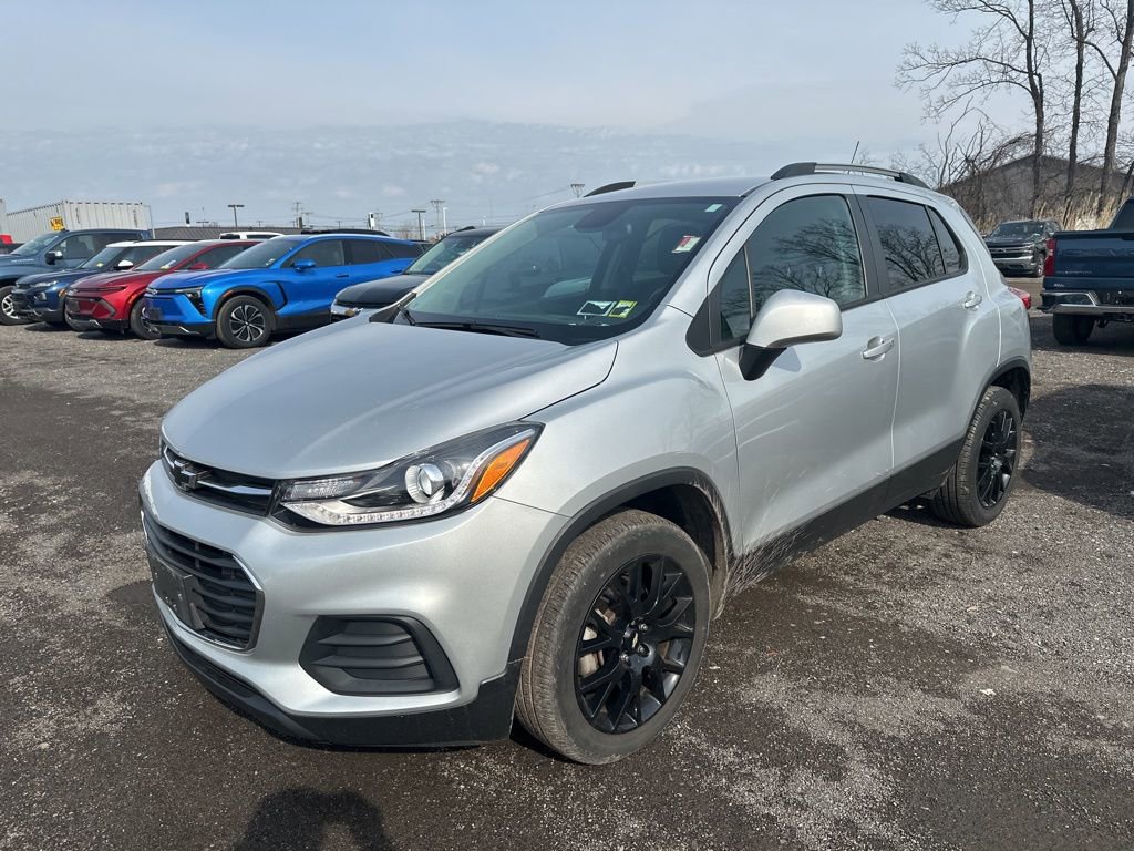 Used 2022 Chevrolet Trax LT w/ Driver Confidence Package image 5