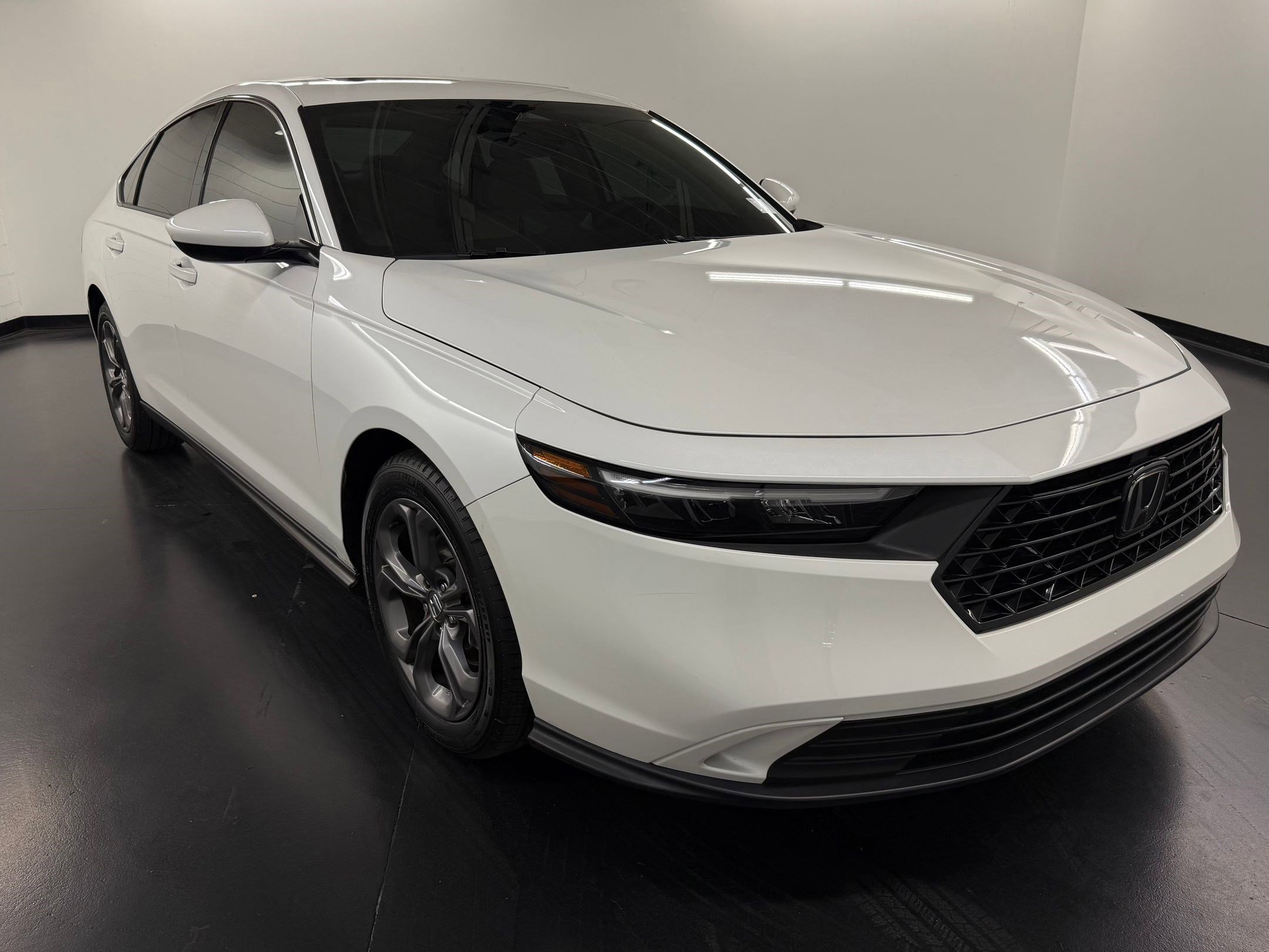 Certified 2023 Honda Accord EX image 7