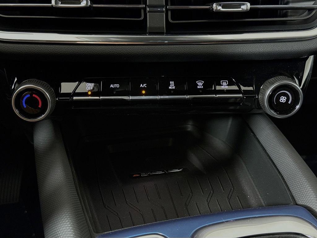 New 2026 Chevrolet Equinox EV LT image 15