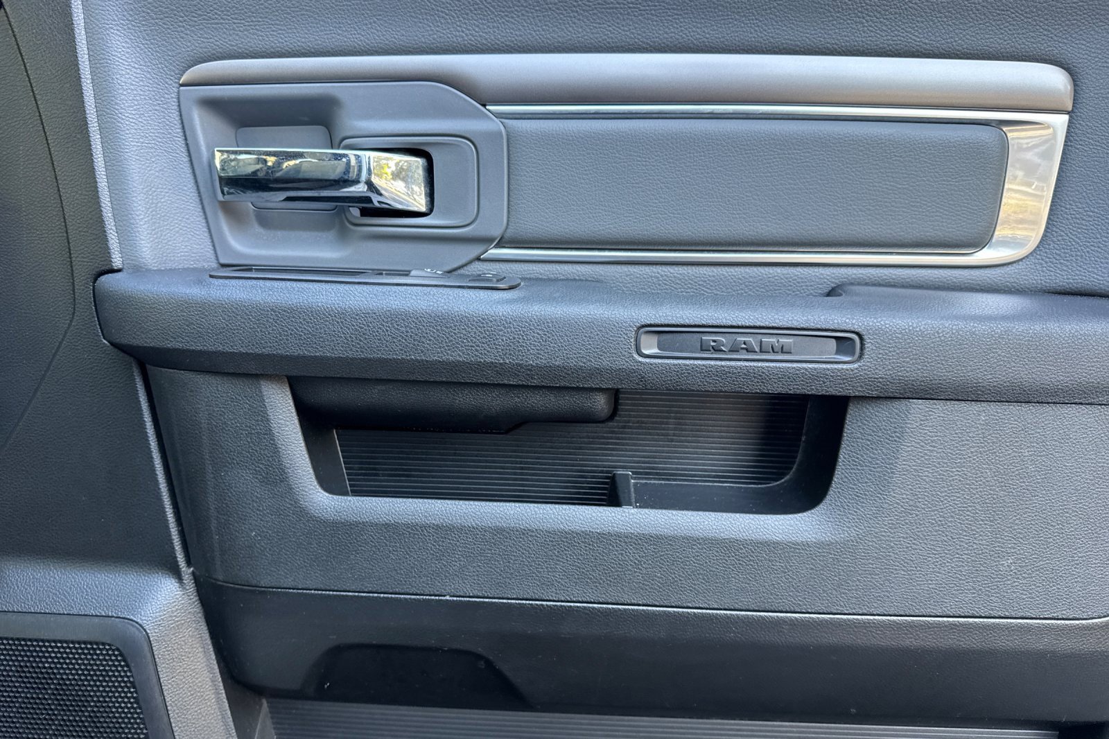 Used 2024 RAM 1500 Classic SLT image 19