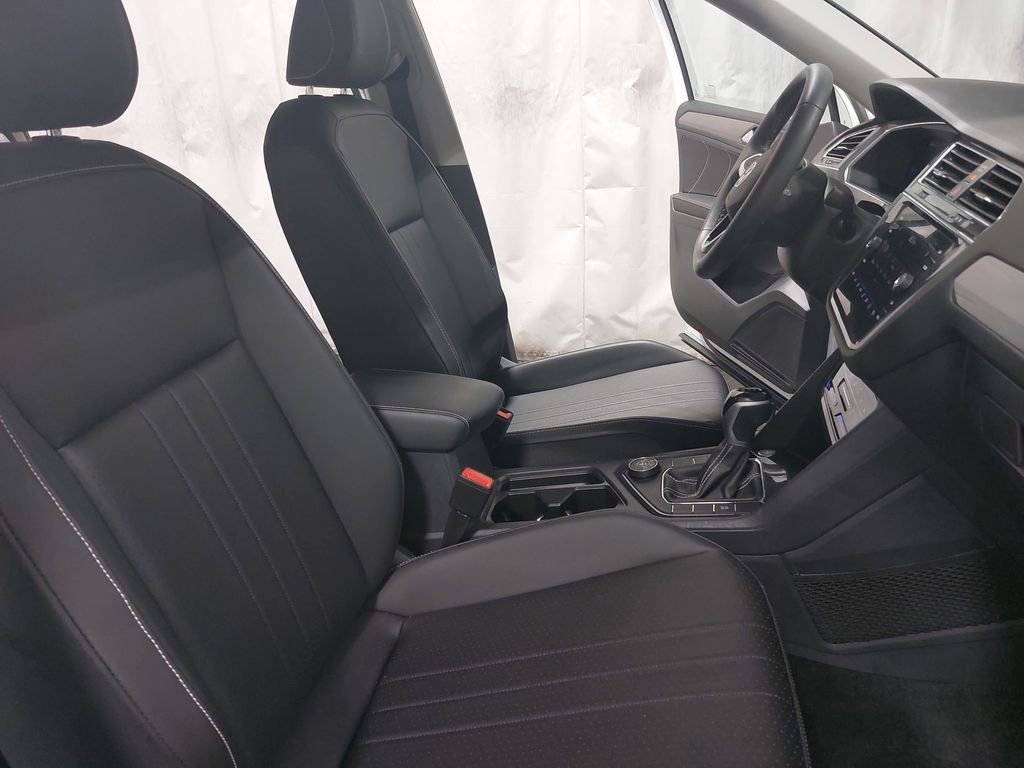 Used 2022 Volkswagen Tiguan SE image 10