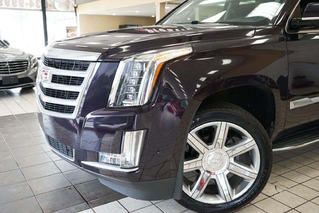 Used 2018 Cadillac Escalade Luxury AWD/4WD image 26