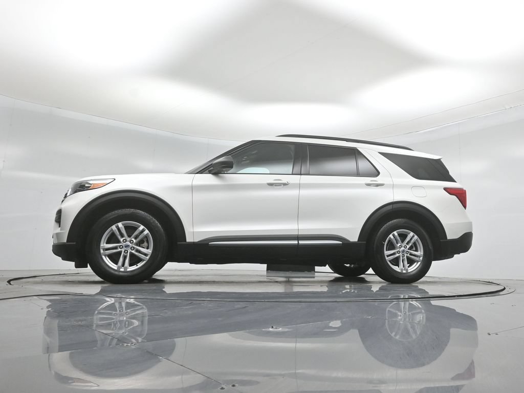 Certified 2024 Ford Explorer XLT RWD image 51