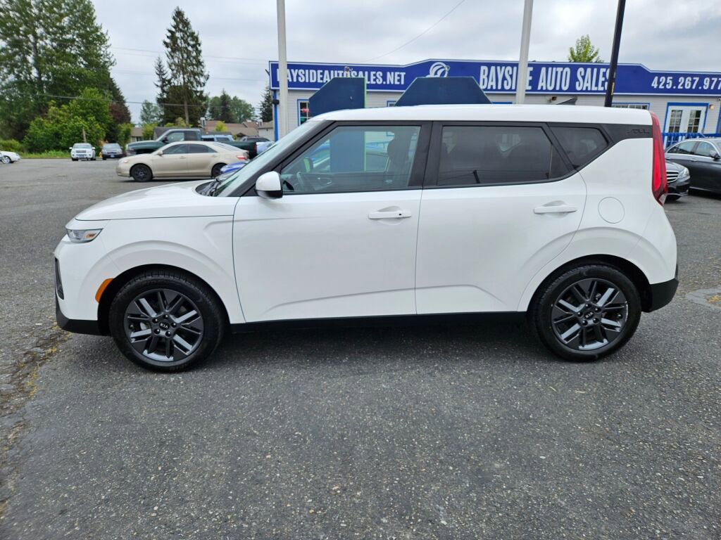 Used 2021 Kia Soul EX FWD image 2