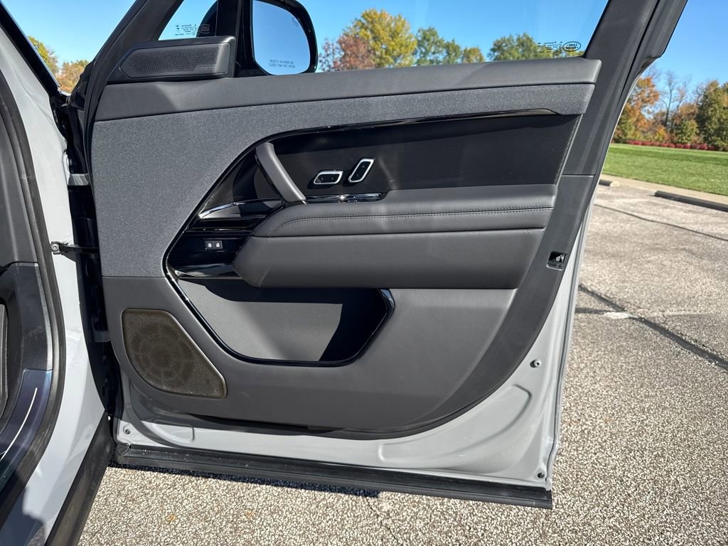 New 2025 Land Rover Range Rover Sport SV Edition Two image 15