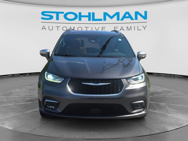 Used 2021 Chrysler Pacifica Pinnacle FWD image 2
