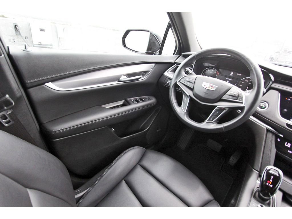 Certified 2023 Cadillac XT5 Luxury image 8