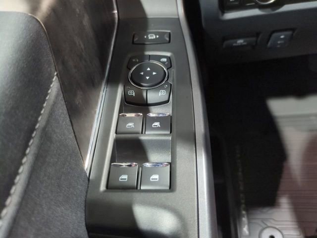 New 2026 Ford F250 Lariat w/ Black Appearance Package image 20