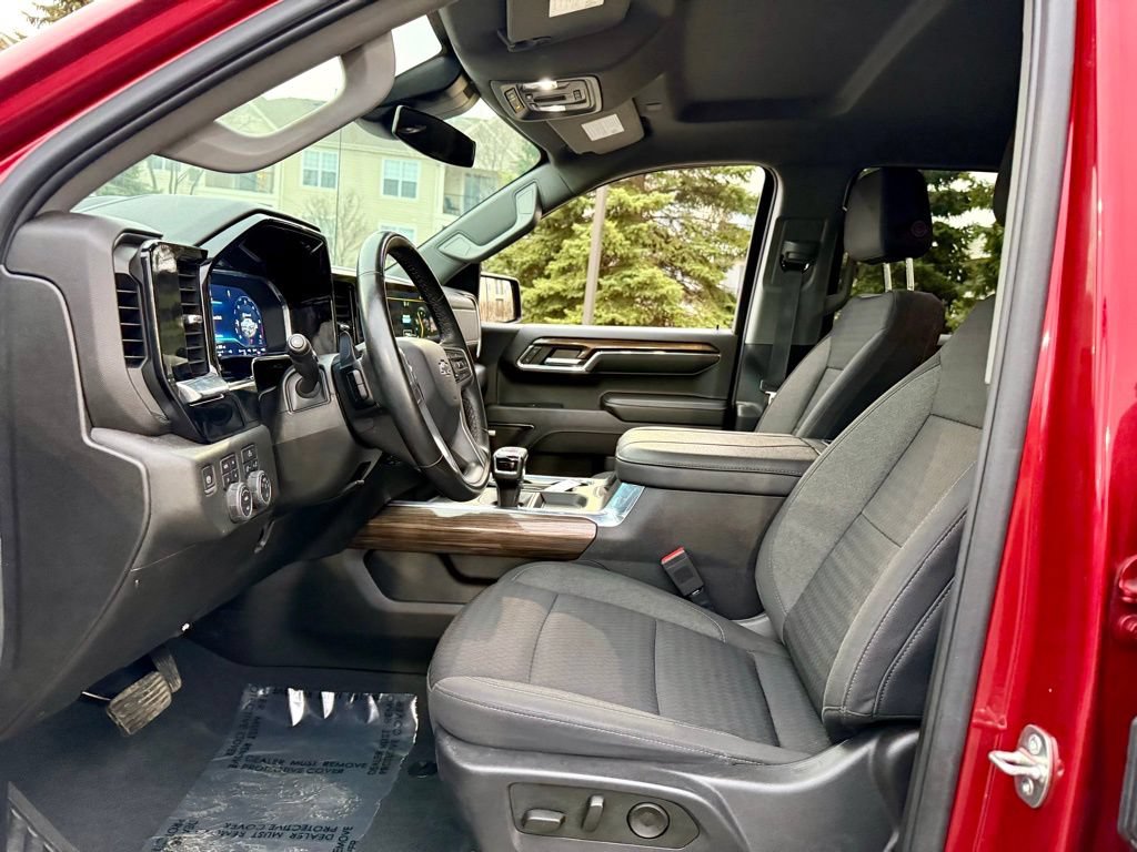 Used 2024 Chevrolet Silverado 1500 RST w/ Convenience Package II AWD/4WD image 17