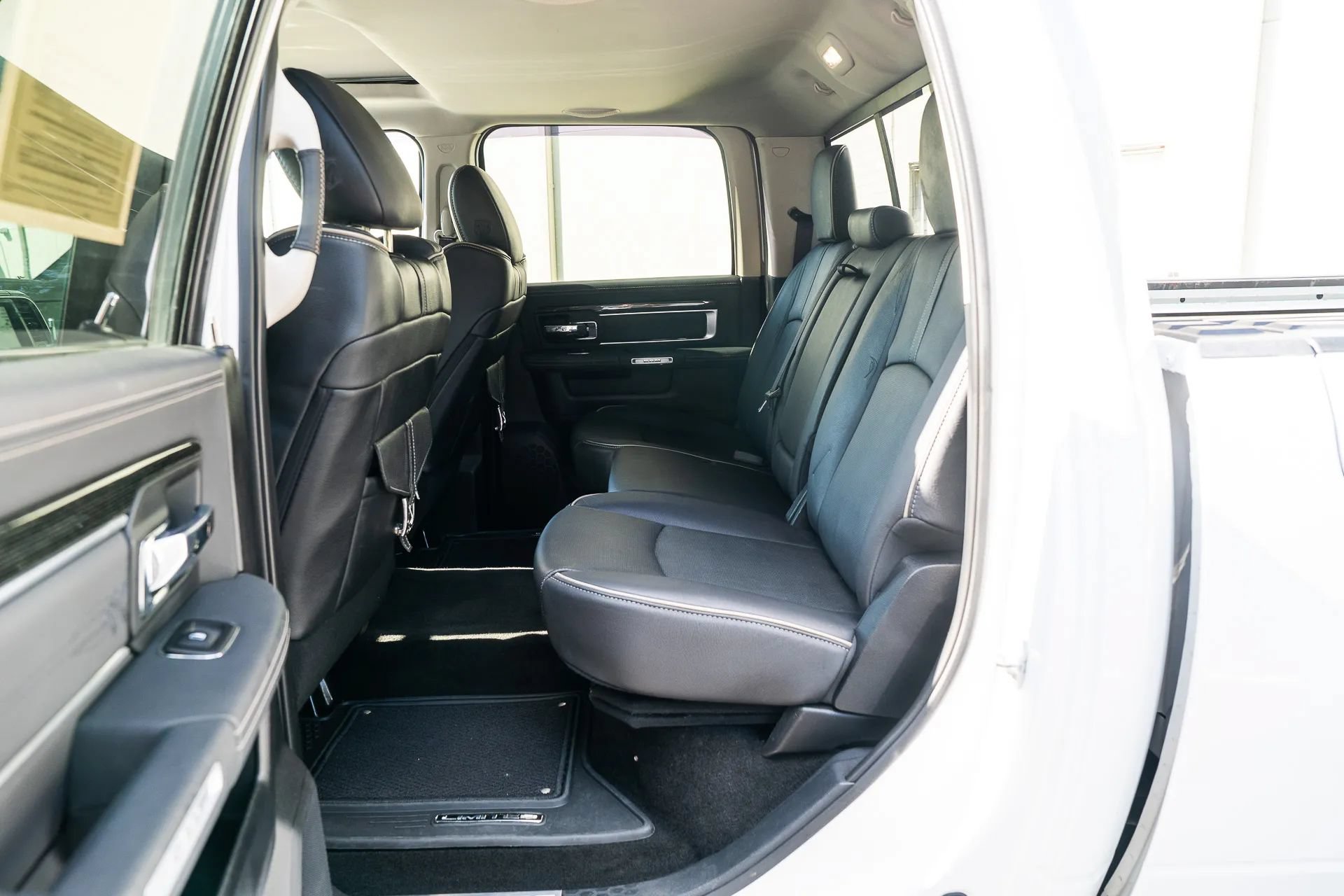 Used 2015 RAM 2500 Limited AWD/4WD image 28