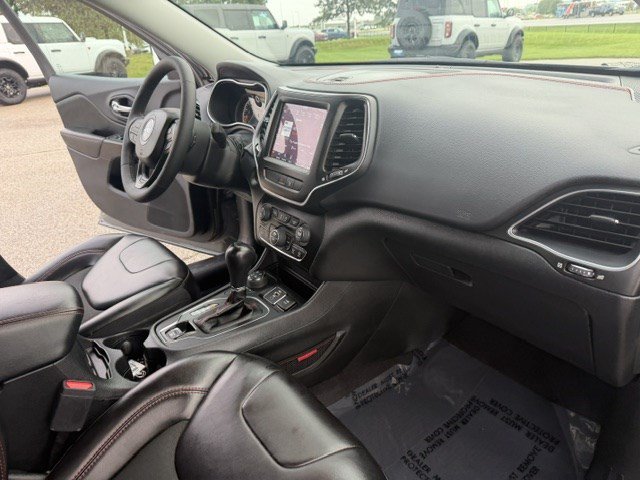 Used 2022 Jeep Cherokee Trailhawk w/ Sound & Nav Group AWD/4WD image 38