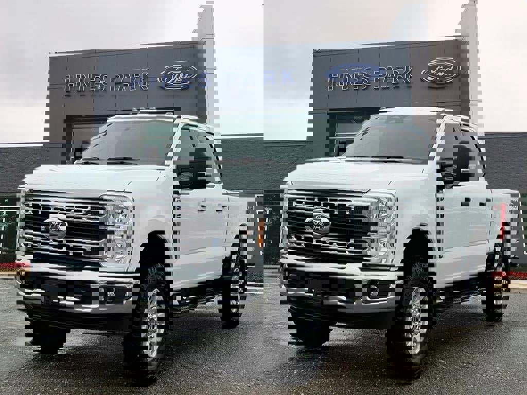 Used 2024 Ford F250 XLT w/ FX4 Off-Road Package image 3