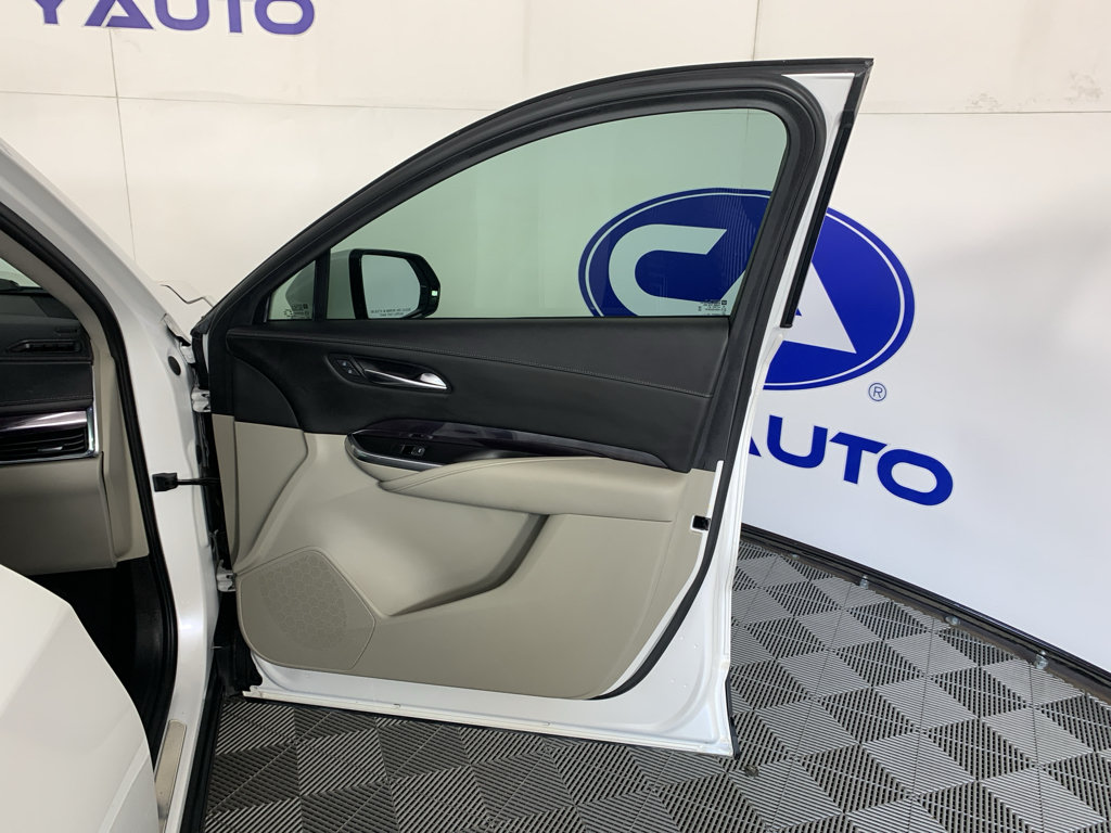 Used 2021 Cadillac XT4 Luxury w/ Cold Weather Package FWD image 37