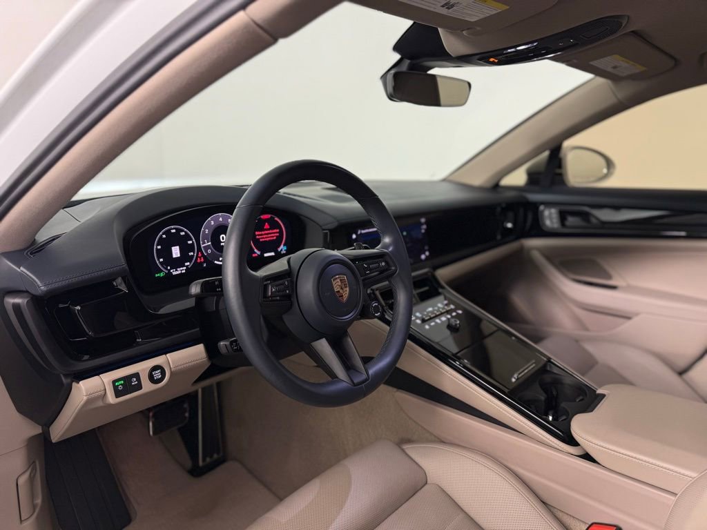 Certified 2025 Porsche Panamera 4 image 4