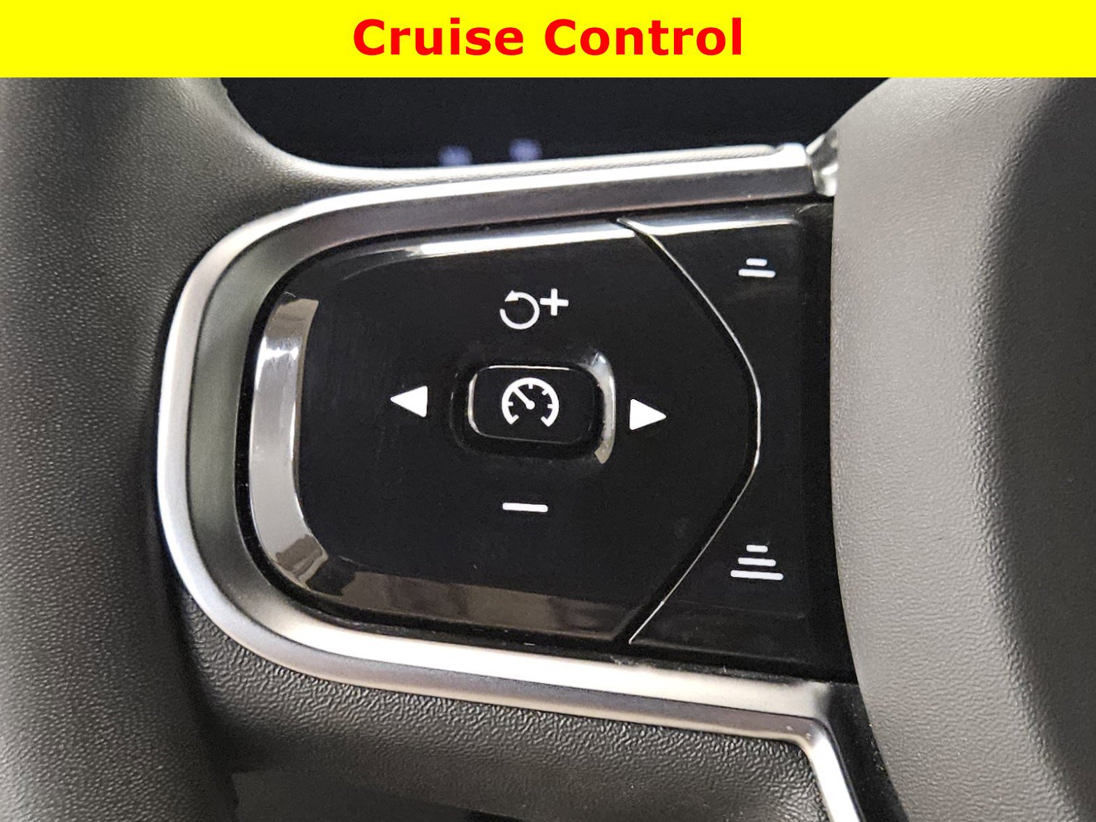 Used 2023 Volvo V60 B5 Cross Country Plus w/ Protection Package Premier image 30