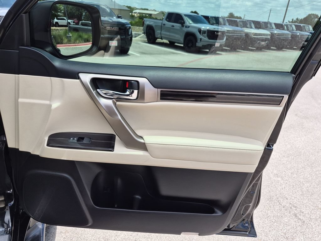Used 2020 Lexus GX 460 Premium w/ Premium Package AWD/4WD image 39