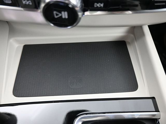 New 2026 Volvo XC60 B5 Ultra w/ Protection Package Premier image 11