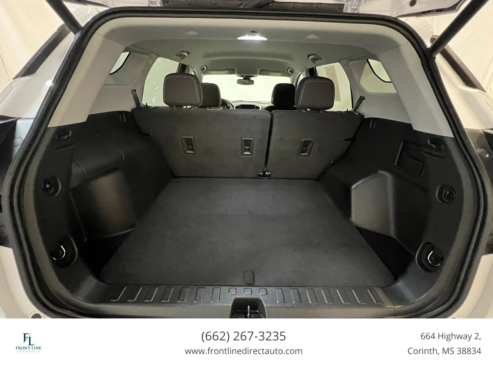 Used 2023 GMC Terrain SLE w/ Driver Convenience Package FWD image 24
