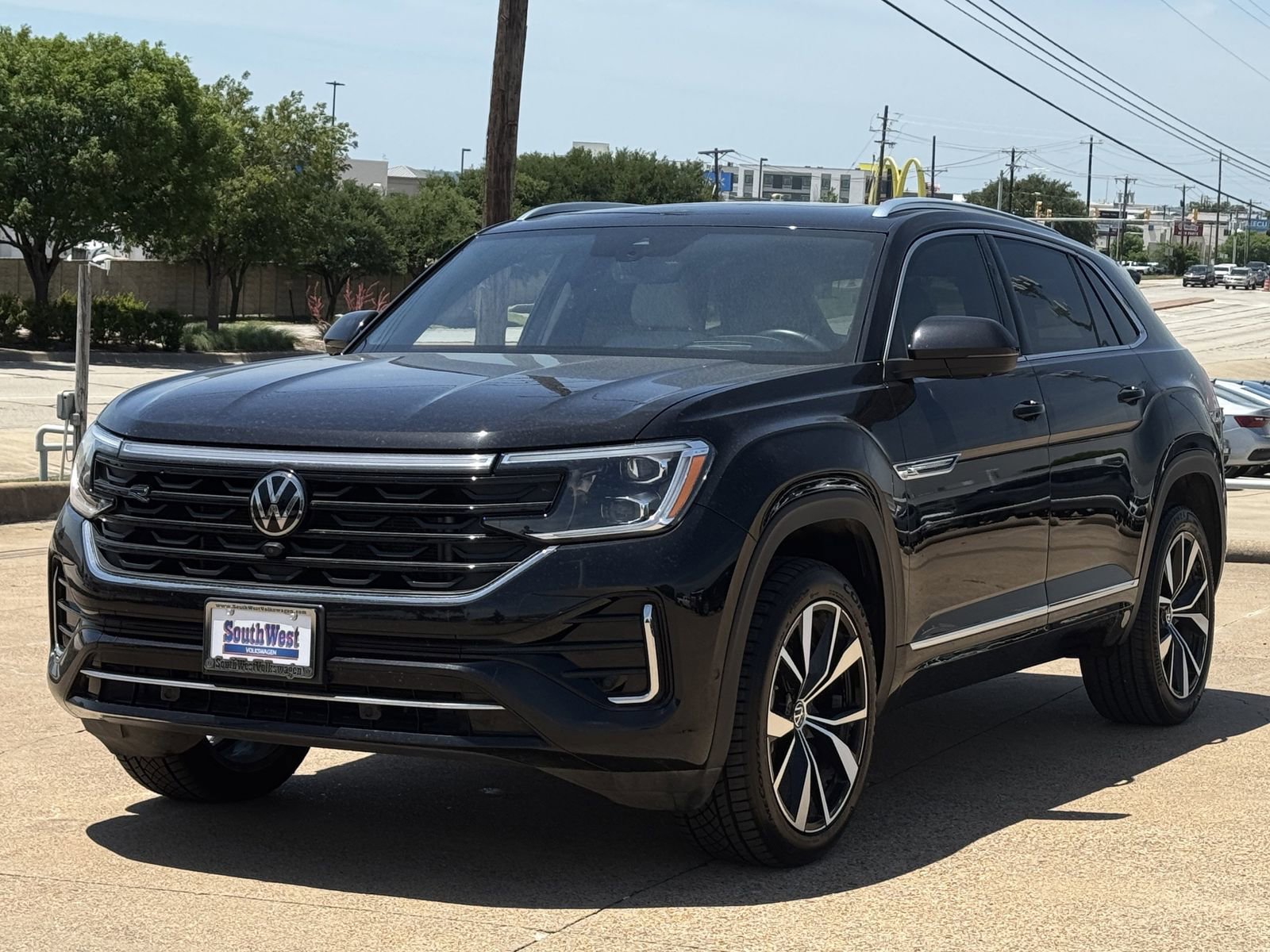 Used 2024 Volkswagen Atlas Cross Sport SEL Premium R-Line AWD/4WD image 9