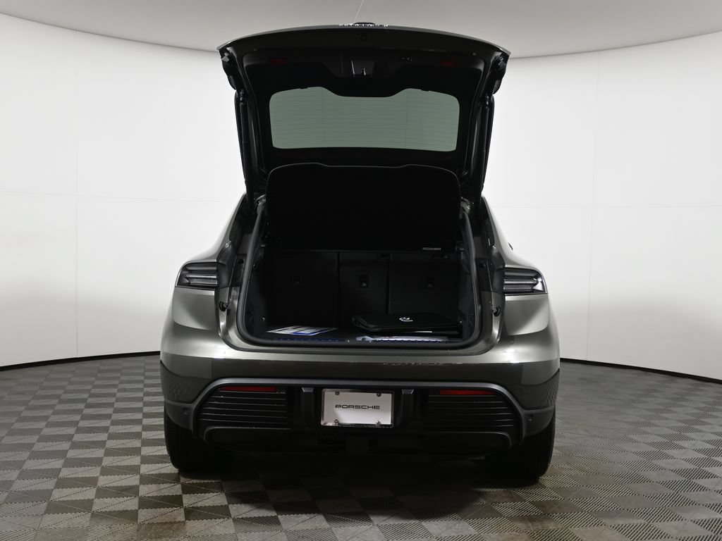 New 2026 Porsche Macan 4 Electric AWD/4WD image 39