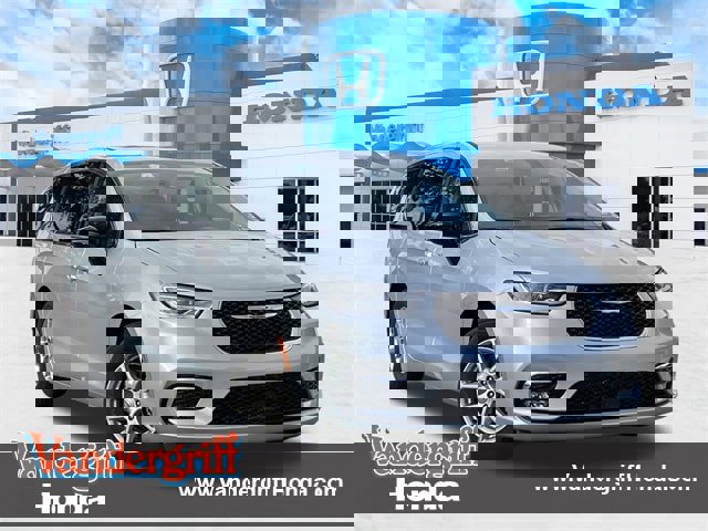 Used 2024 Chrysler Pacifica Touring-L