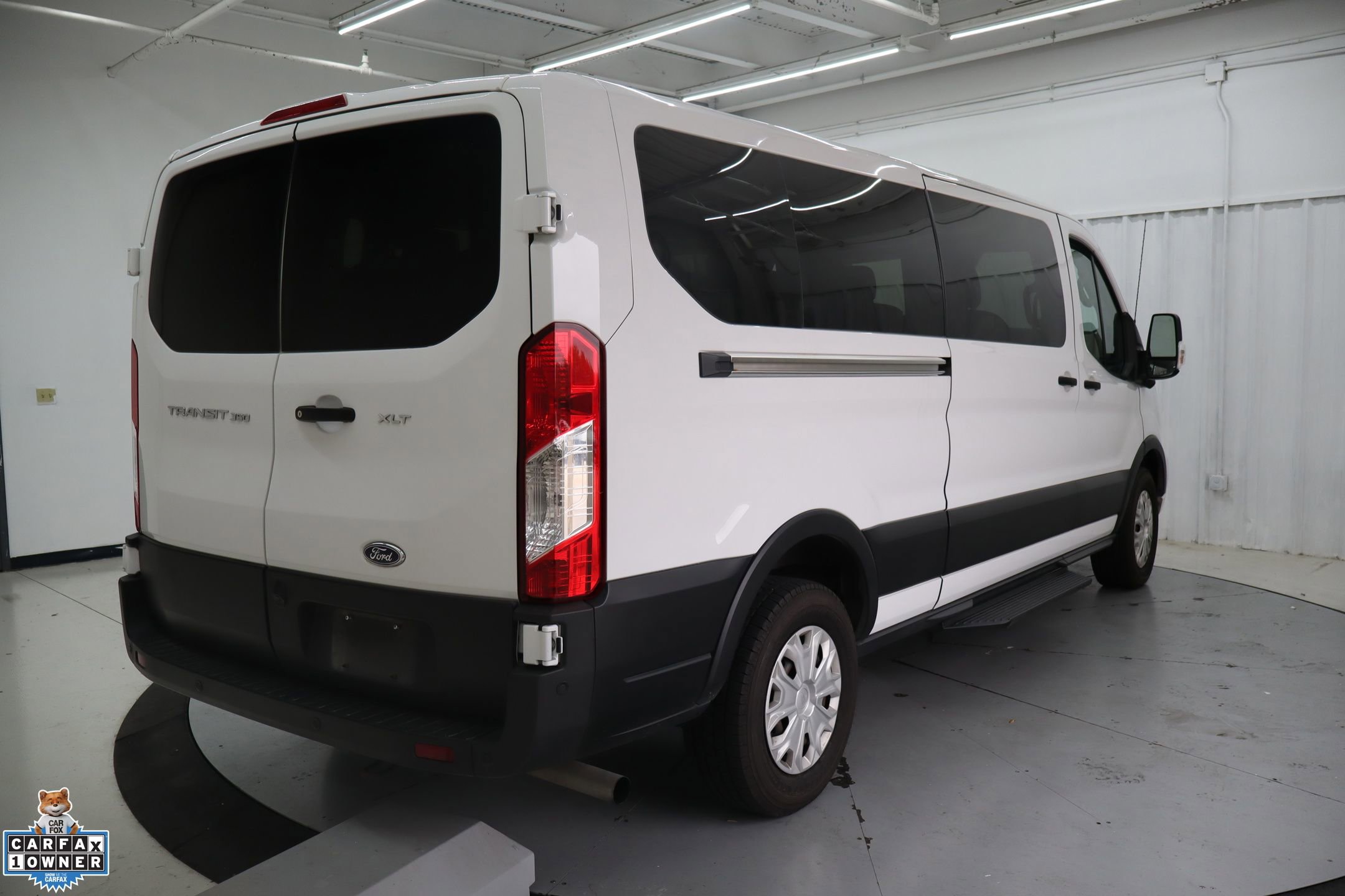Used 2023 Ford Transit 350 XLT image 2