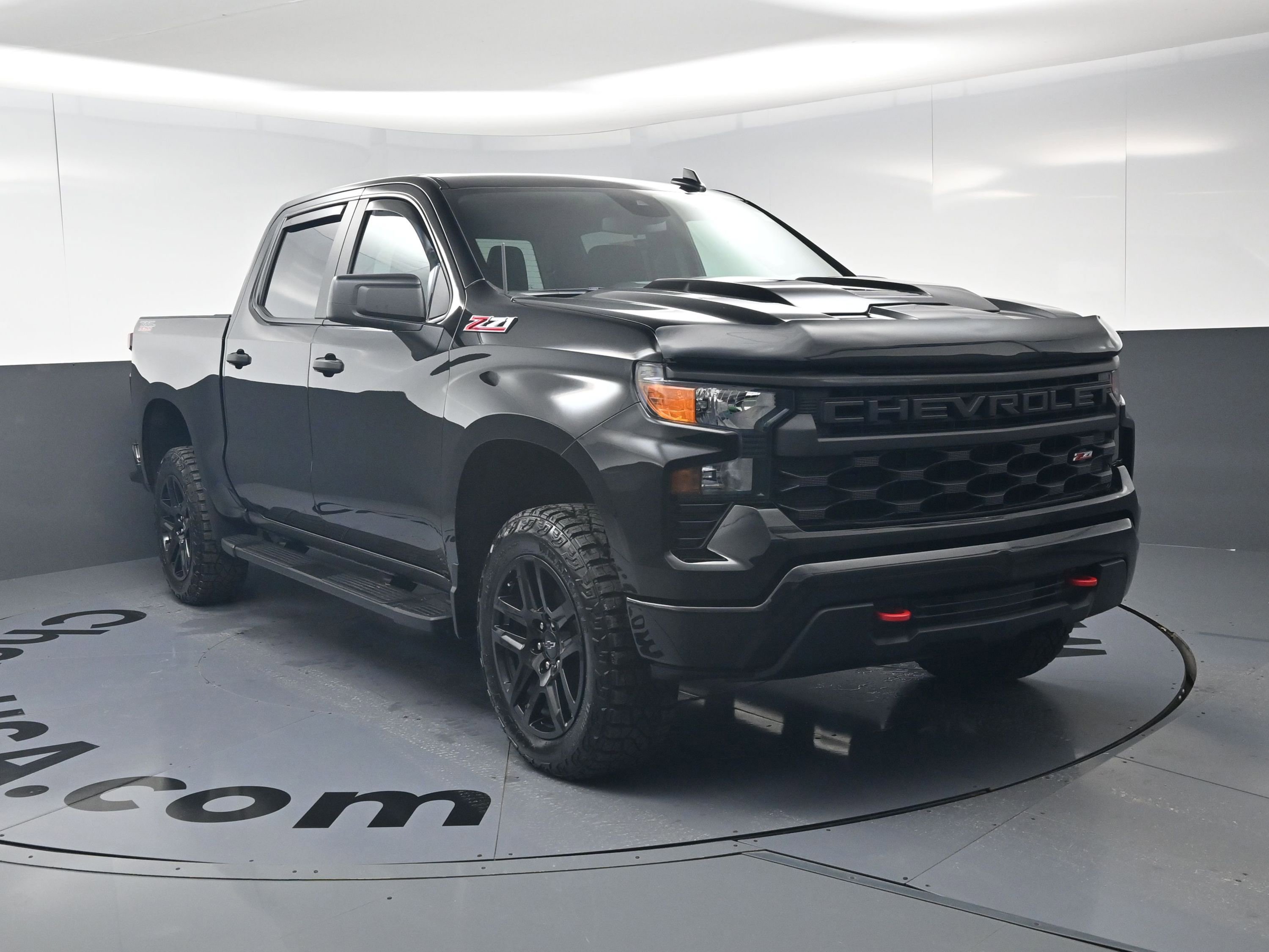 Used 2026 Chevrolet Silverado 1500 Custom Trail Boss AWD/4WD image 3
