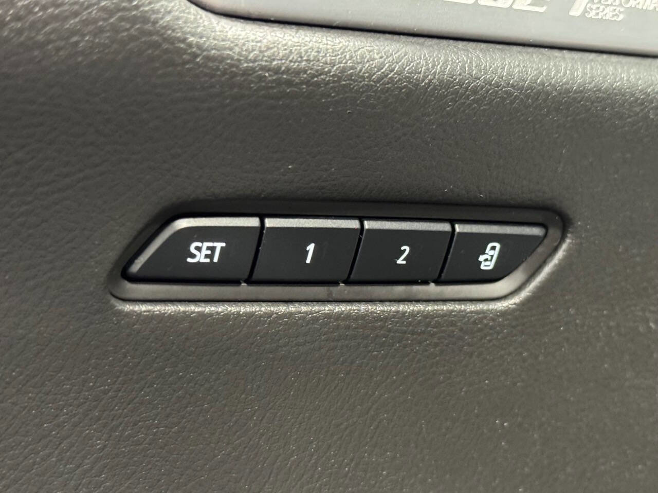 Used 2023 Cadillac XT6 Sport image 14