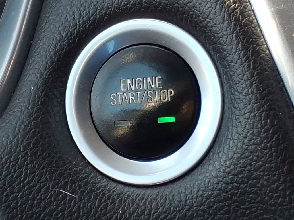 Used 2019 Chevrolet Traverse LT FWD image 21