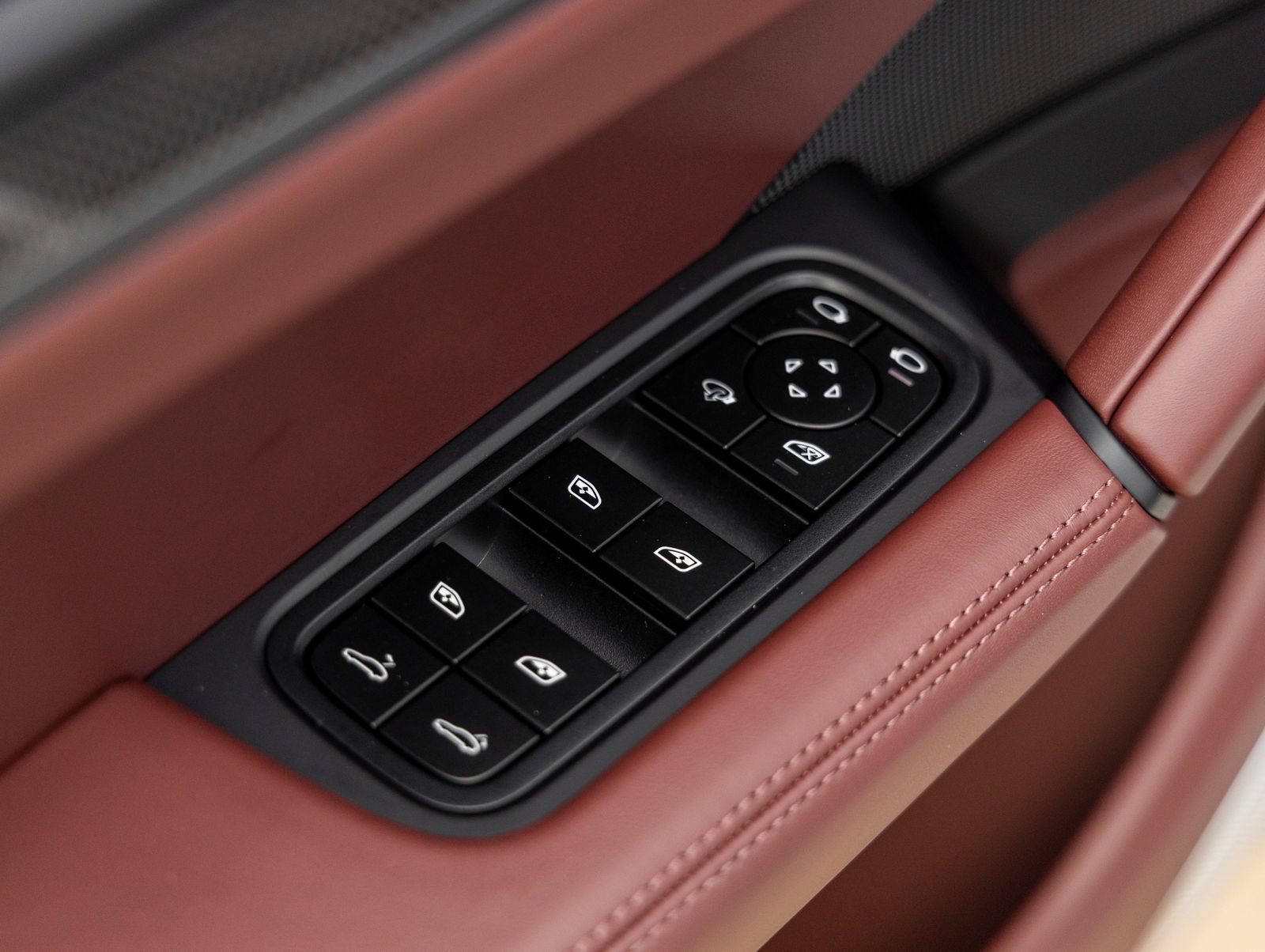 New 2026 Porsche Cayenne GTS AWD/4WD image 22