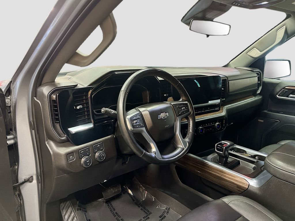 Used 2024 Chevrolet Silverado 1500 RST w/ Redline Edition image 9