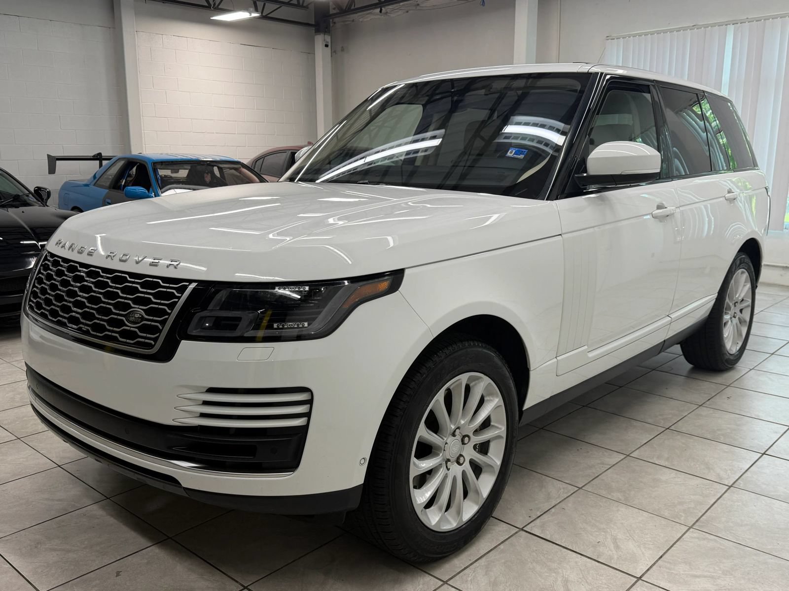 Used 2020 Land Rover Range Rover HSE AWD/4WD image 3