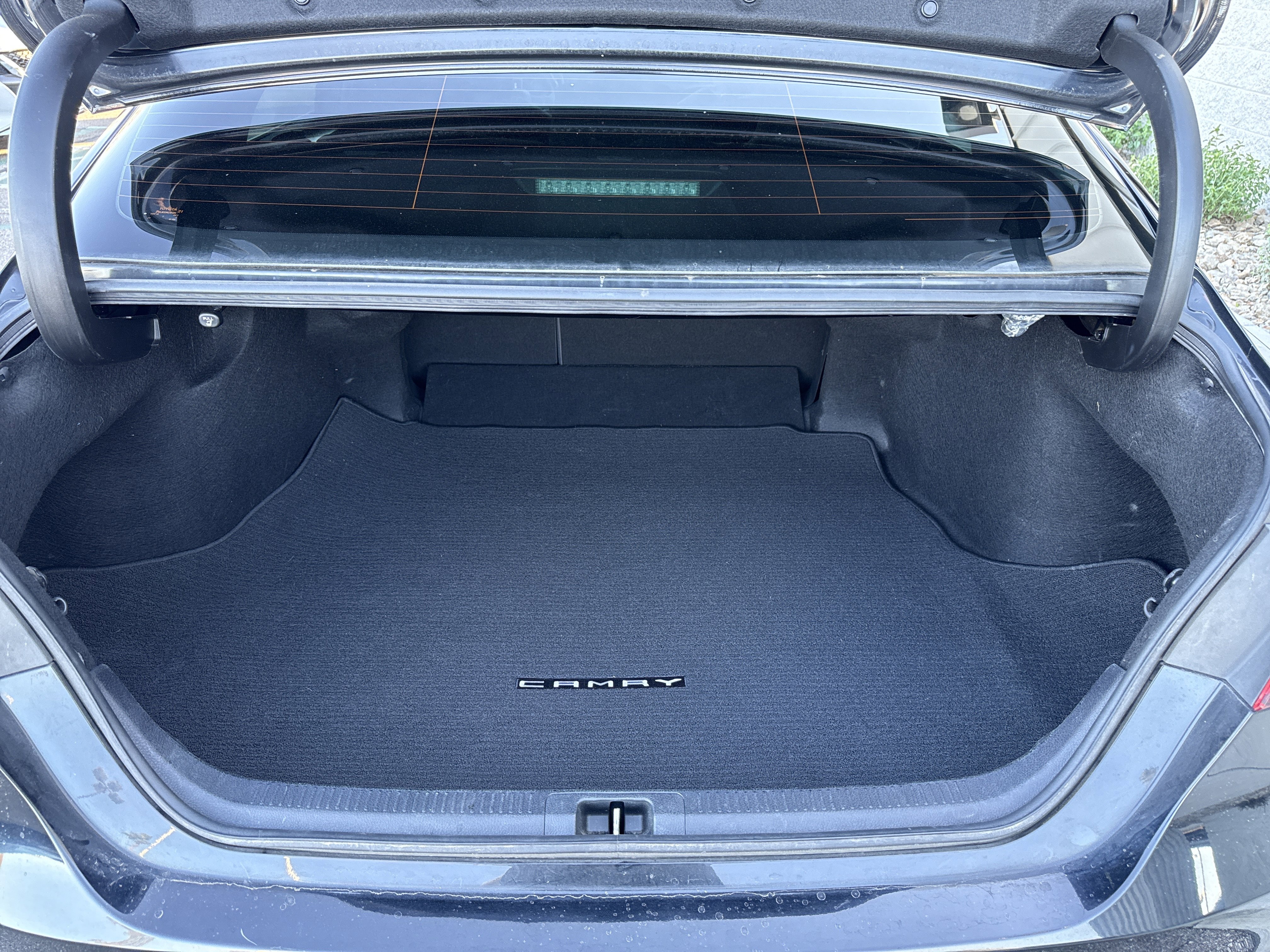 Used 2022 Toyota Camry LE image 7