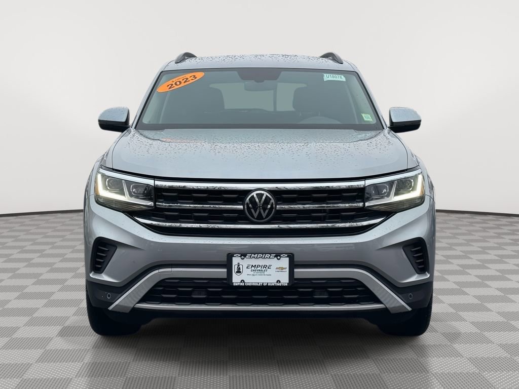 Used 2023 Volkswagen Atlas SE AWD/4WD image 2