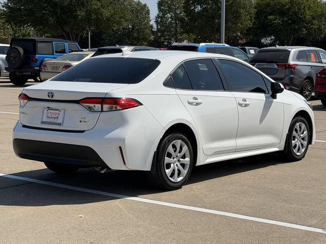 Certified 2025 Toyota Corolla LE FWD image 4