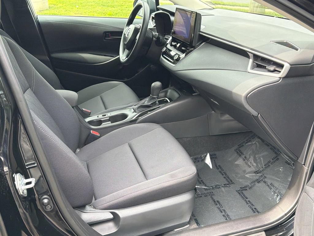 Used 2025 Toyota Corolla LE w/ LE Premium Package FWD image 10