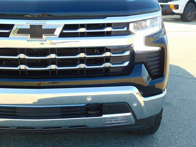Used 2024 Chevrolet Silverado 1500 LTZ w/ LTZ Premium Package image 14