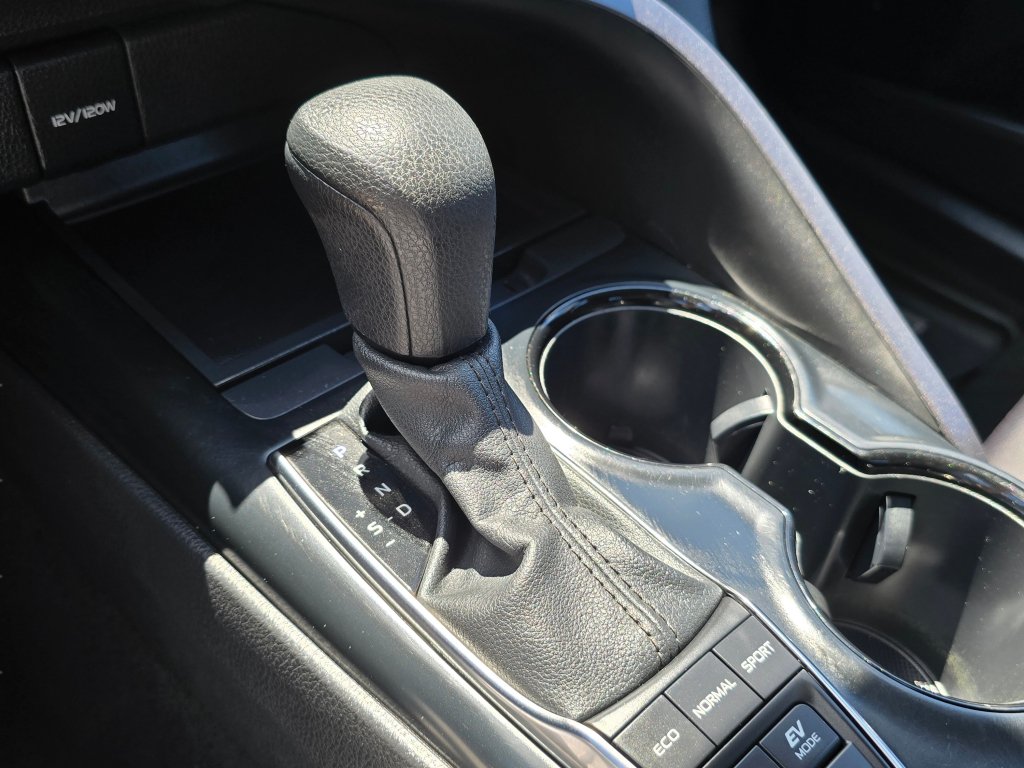 Used 2020 Toyota Camry LE FWD image 13