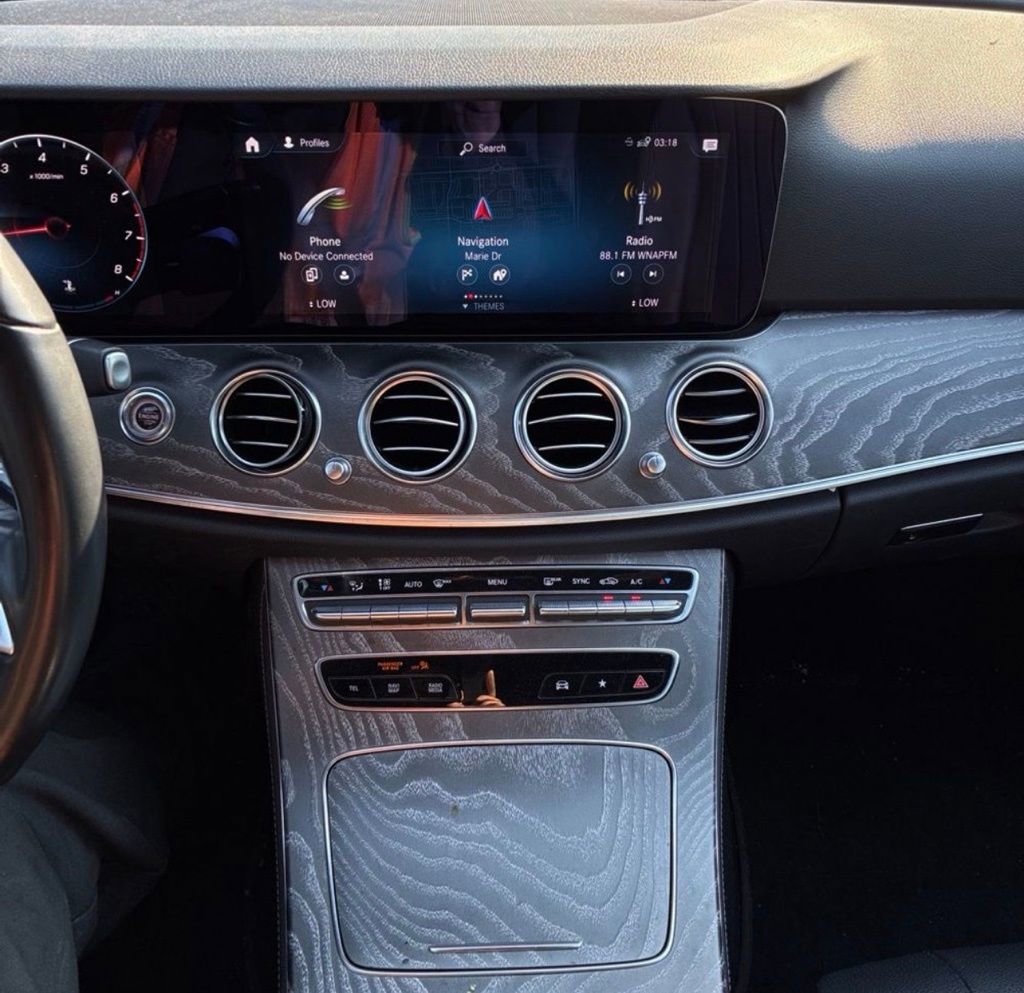 Used 2021 Mercedes-Benz E 350 4MATIC Sedan image 9