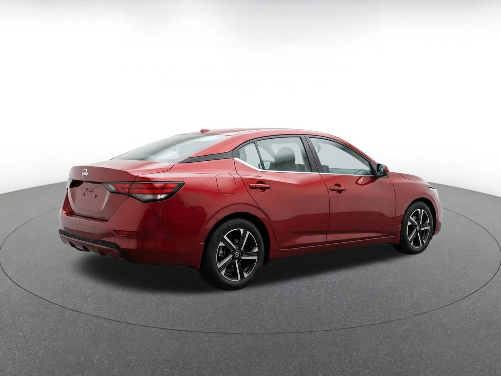 Used 2025 Nissan Sentra SV FWD image 9
