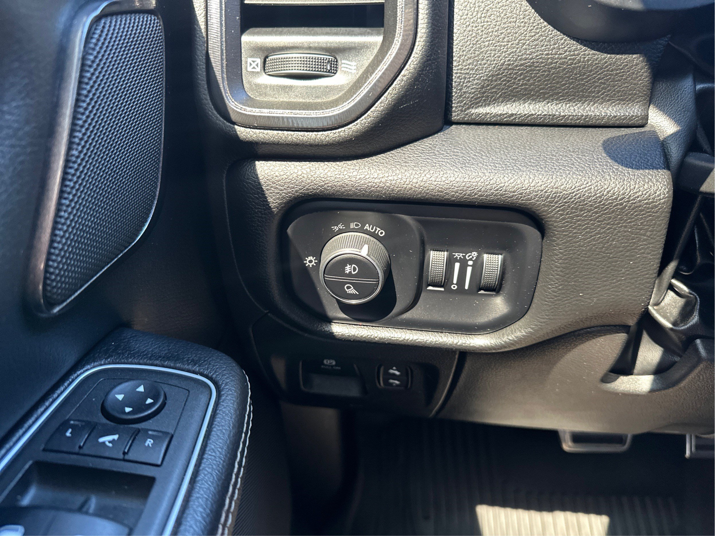Used 2022 RAM 1500 Rebel w/ G/T Package AWD/4WD image 18