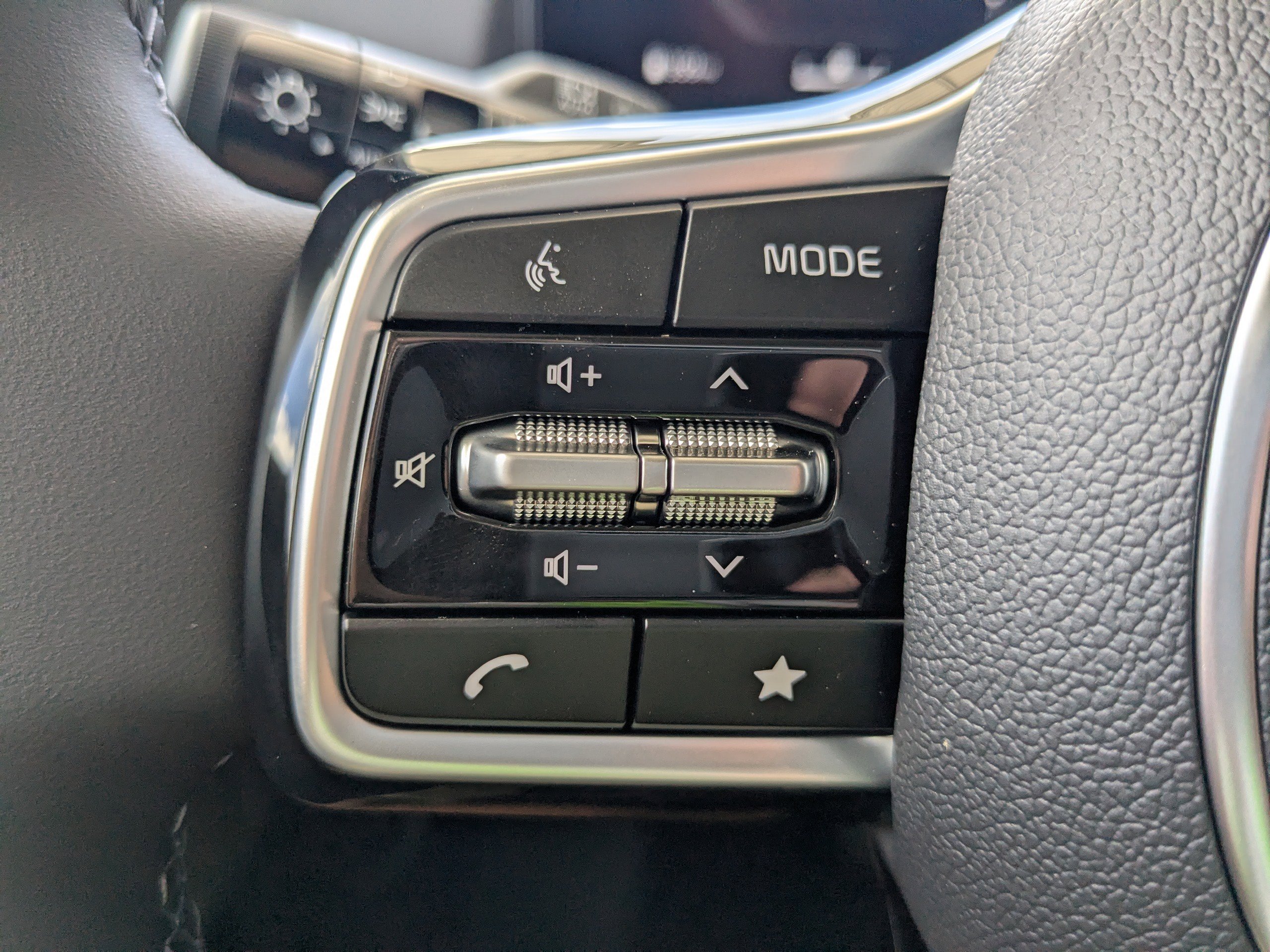 New 2026 Kia Carnival SX image 32