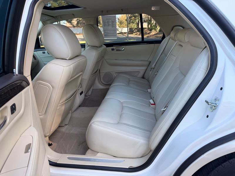 Used 2009 Cadillac DTS Luxury I w/ Sun And Navigation Package FWD image 19