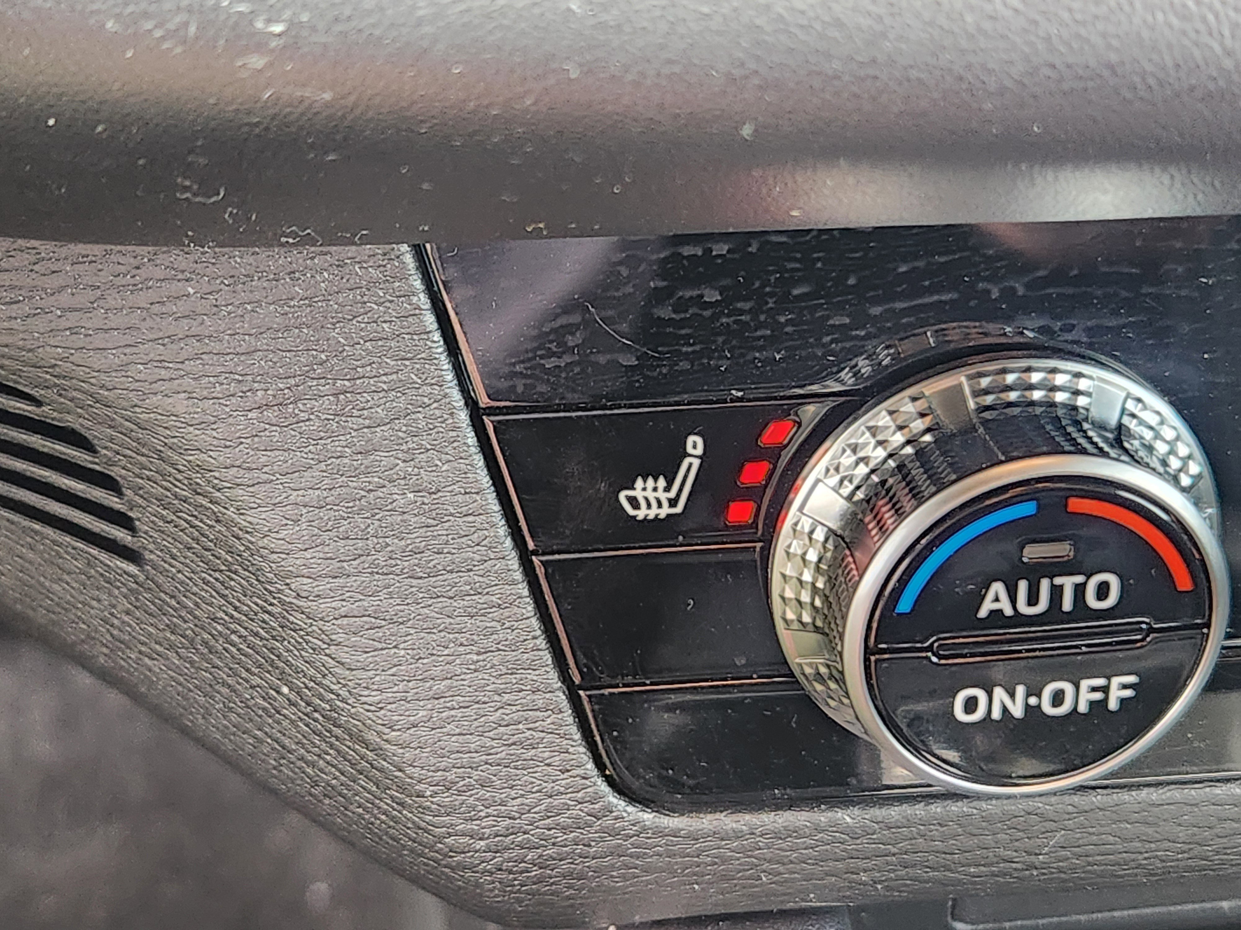 Used 2025 Mitsubishi Outlander ES AWD/4WD image 14